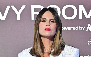 Viktorija Rađa u bermudama i čizmama na petu