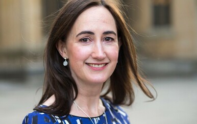 Preminula je spisateljica Sophie Kinsella, autorica romana ''Tajni snovi jedne šopingholičarke''