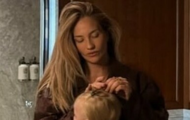 Izabel Kovačić pozirala s preslatkom kćerkicom Lunom