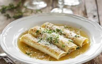 Bolje od štrukli? Recept za palačinke u juhi koje Talijani obožavaju jesti za Božić