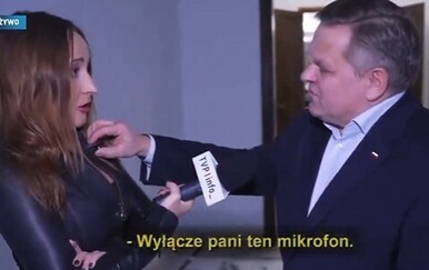 Poljski političar nasrnuo na novinarku, pokušao joj isključiti mikrofon