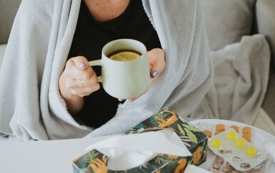 Najbolji čaj za gripu: 5 moćnih napitaka koji dokazano smanjuju simptome