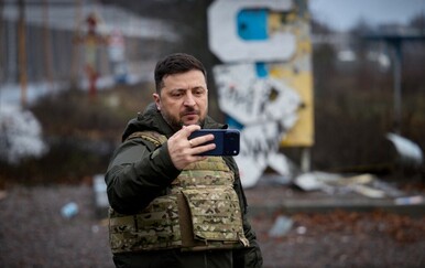 Zelenski se snimio s fronta i pohvalio vojnike