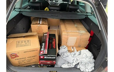 Kod vozača (57) pronađena pirotehnika i droga