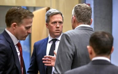 Tajnik američke vojske uklonjen iz pregovora o Ukrajini! "Vidjelo se da se malo previše napreže i dobio je šamar"