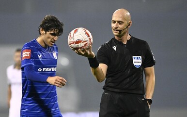 AS: Deportivo La Coruna prati Gonzala Villara iz Dinama