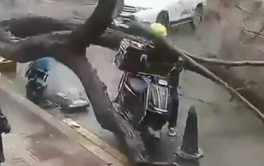 Za dlaku izbjegli tragedije, kamere snimile kakvi su zapravo srećkovići