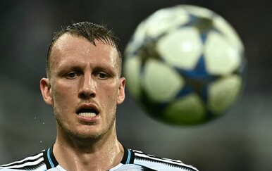 Branič Newcastle Uniteda Dan Burn slomio je rebro i probio plućno krilo u derbiju protiv Sunderlanda
