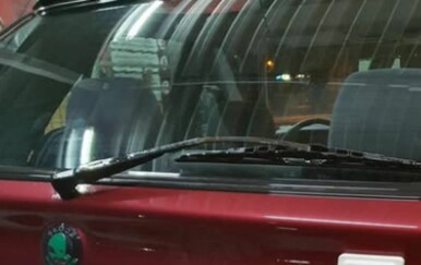 Detalj na automobilu nasmijao društvene mreže! Pogledajte urnebesnu kreaciju