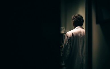 Zdravstveni djelatnik iz Osijeka uhićen zbog zlostavljanja maloljetnika i zlouporabe droga