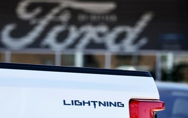 Fokus će sada biti na hibridima: Otpisali su čak 19,5 milijardi dolara u poslovanju s električnim vozilima