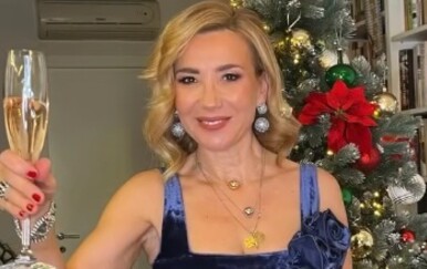 Ecija Ojdanić pokazala kako je okitila svoje božićno drvce