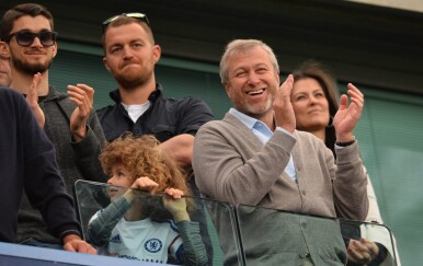 Britanski premijer zaprijetio ruskom oligarhu: "Hitno prebaci 2,5 milijarde funti za žrtve rata u Ukrajini"