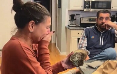 Njihove mame zaslužuju Oscara: Dobile najgori poklon na svijetu, a svejedno izgledale oduševljeno