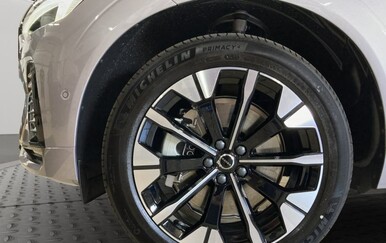 Automobil koji olakšava vožnju: SUV koji se jednako dobro snalazi u gužvi, garaži i na otvorenoj cesti