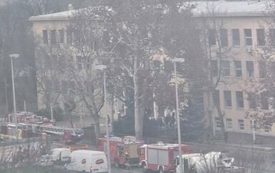 Vatrogasci gase požar na Veterinarskom fakultetu