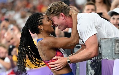 Ljubavna priča Tare Davis-Woodhall i Huntera Woodhalla