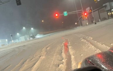 Vožnja po snijegu može biti stresna, jeste li ikad vidjeli sličnu situaciju?