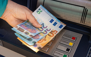 Vijest za umirovljenike: Provjerite račune, danas sjeda novac!