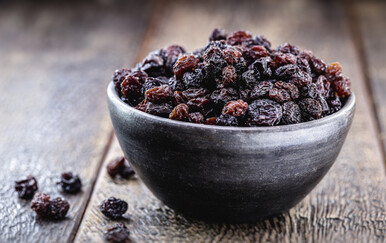 Zbog povišene razine pesticida povlači se grožđica sušena