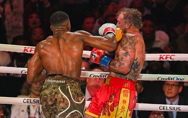 Ovo je Jake Paul u trenutku brutalnog nokauta: Lice mu se potpuno deformiralo