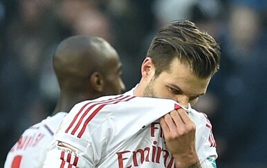 Poznati nogometaš nakon mjeseci straha doznao lijepe vijesti: Slavit će Božić kod kuće