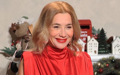 Ecija Ojdanić na premijeru predstave povela kćer Cvitu