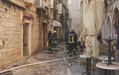 Požar u centru Trogira stavljen pod kontrolu: "Nema ljudskih žrtava, to je najvažnije"