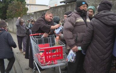 Djelatnici bolnice Sveti Duh dijelili obroke u pučkoj kuhinji