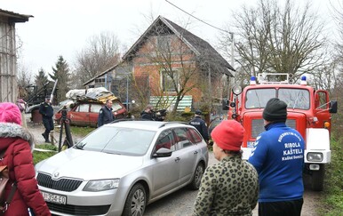 VIDEO/FOTO Vatra progutala veliko imanje u Ivanovom Selu
