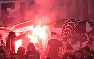 FOTO Pokazali navijački plijen: Torcida na Poljudu zapalila transparent