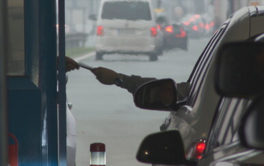 Kaos na granicama, zbog kilometarskih gužvi čeka se satima: Poznato gdje je najgore