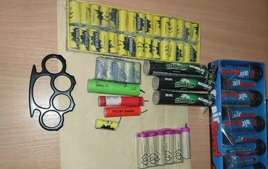 Policija maloljetnicima u Novom Zagrebu oduzela arsenal zabranjene pirotehnike