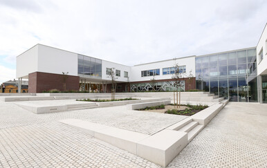 Osijek: Zbog izlijevanja vode prekinuta nastava u 1. Gimnaziji