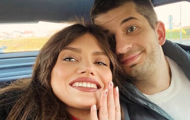 Zaručila se Andrea Erjavec