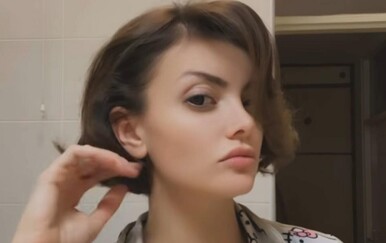 Ella Dvornik pokazala kako se ošišala sama doma