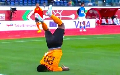 Dvije atraktivne navijačice izbezumile internet nakon gola u sudačkoj nadoknadi