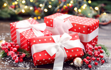 Kako se piše: poklon ili dar