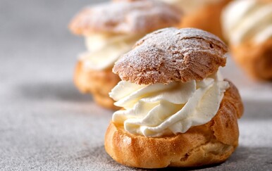 Prhko tijesto punjeno najfinijom kremom: Najbolji recept za savršene princes krafne