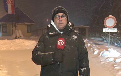 Kaos u prometu zbog snijega i jakog vjetra, ali i neopreznih vozača koji putuju s ljetnim gumama