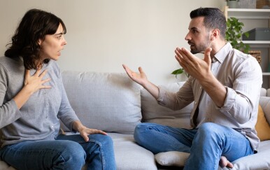 2 stvari koje većina ljudi kaže partneru, a psiholozi kažu “Nemojte!”