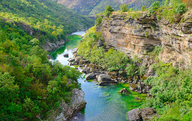 Pronađeno tijelo u Crnoj Gori: Navodno je bilo zamotano, a ruke vezane užetom