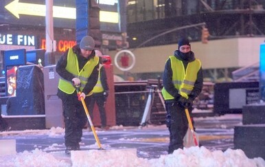 Zimska oluja paralizirala zračni promet na sjeveroistoku SAD-a