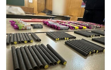 Policija kod maloljetnika u Dugavama pronašla zabranjenu pirotehniku