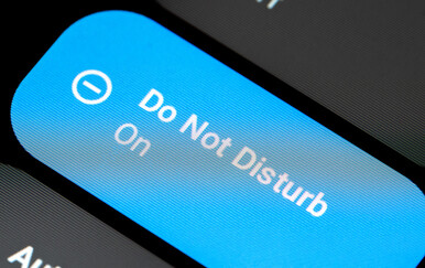 Digitalna detoksikacija je samo komercijalni trik, stručnjakinja objašnjava kako se stvarno riješiti digitalne ovisnosti
