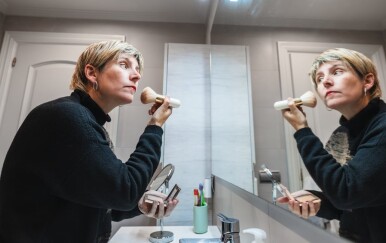 Puder, rumenilo, sjenilo … i azbest? Što stoji iza kontroverzne odluke FDA-e