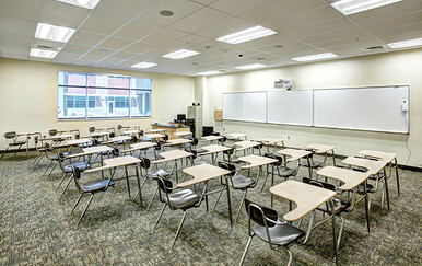 Učenici u novoizgrađenoj školi u Laktašima masovno padaju u nesvijest