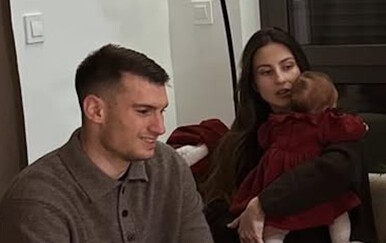 Dominik i Helena Livaković proslavili prvi Božić s djecom Joakimom i Kajom