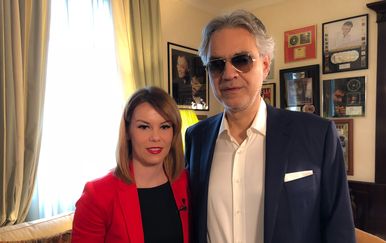 Andrea Bocelli i novinarka Nove TV Petra Fabian Kapov (Foto: PR) - 1