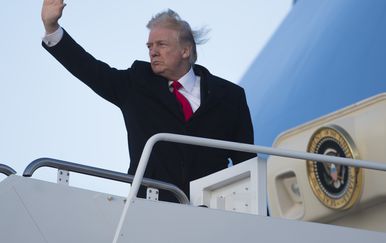 Nema više dvojbe - Trumpova kosa je prava (Foto: AFP)